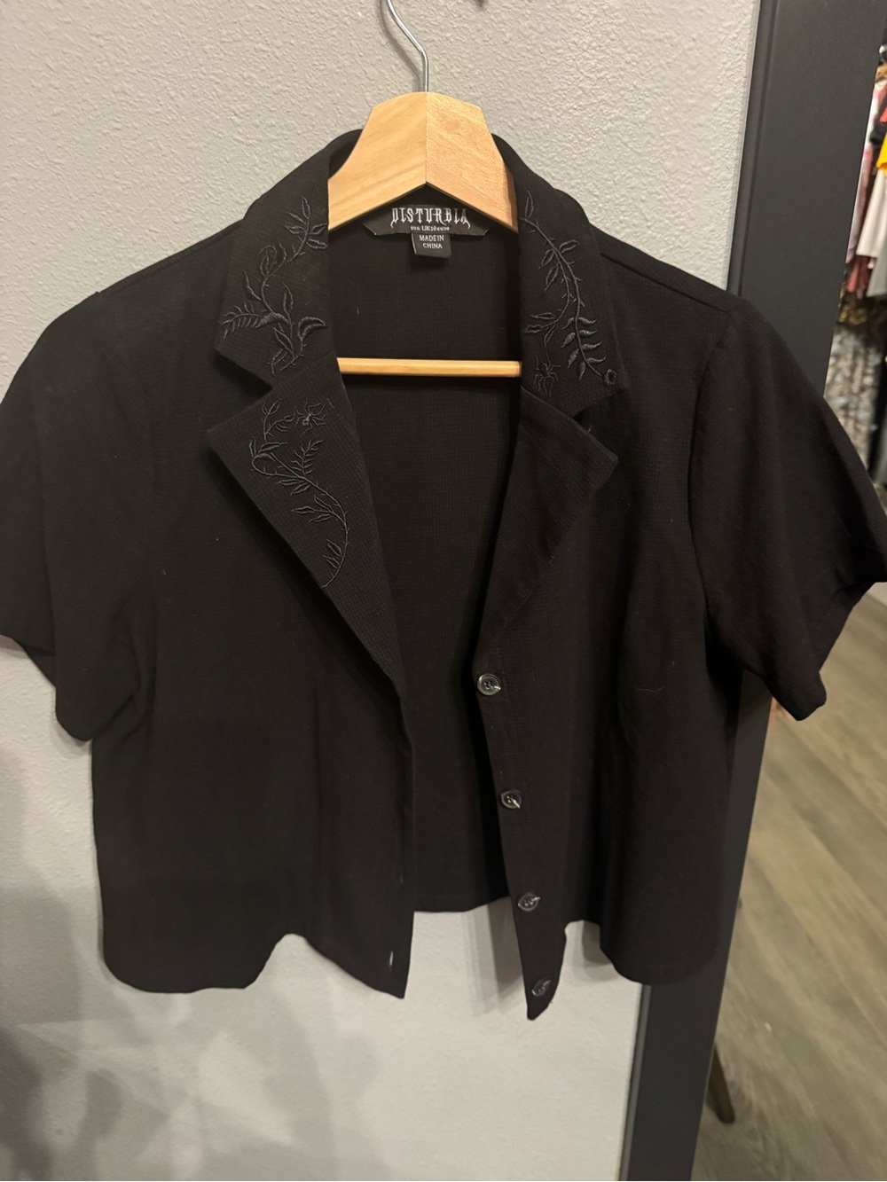 Gorgeous Disturbia Petite Black Short Sleeve Button Front Jacket- Retro 🦇🖤